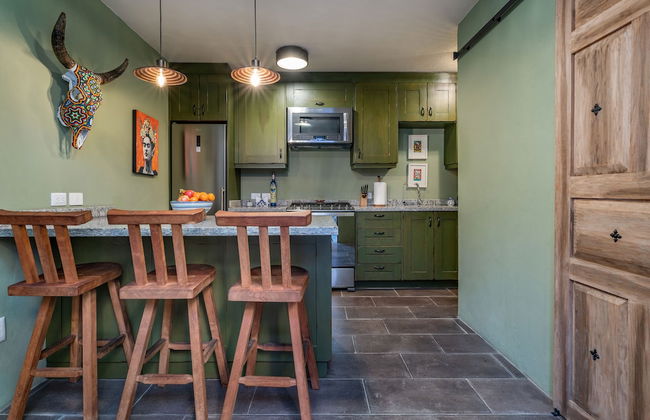 Casa Esperanza, 2BR Designer Charm + Rooftop Views - Foto 13