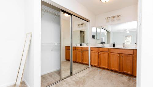 Wyndham 219 Modern 2br suite, Parking - Foto 3