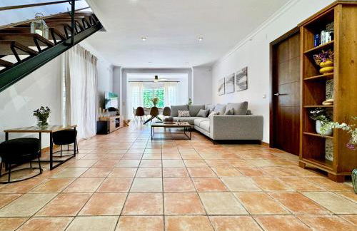 Casa familiar junto al Lago de la Encantada con zona de juegos, BBQ y cine - Foto 31