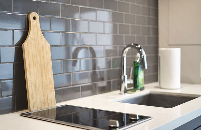 Yorkville Modern 1 Bedroom Suite Toronto - Photo 13