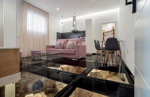 CMDreams Gold- Apartamentos turísticos con ruinas romanas en el centro de Mérida - Photo 2