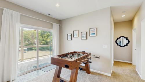 Fun on the Cove! Home with Dock and Foosball - Foto 3