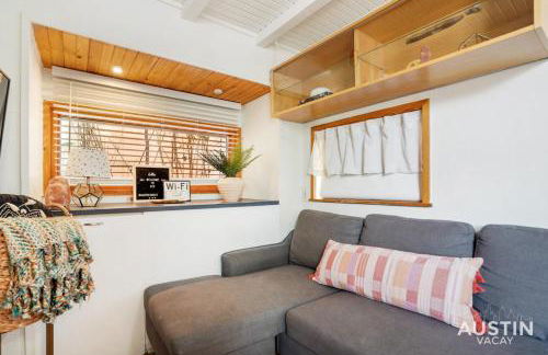 HGTV Featured Tiny Home w Hot Tub Near East 6th St - Foto 9