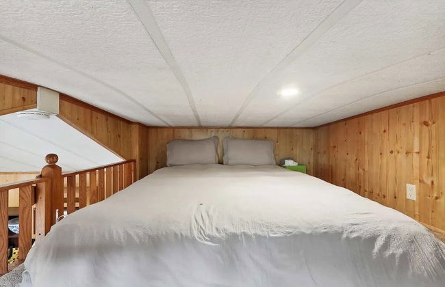 Cabin 9 ~ Toronto Lake: Fishing, Swimming & More! 1 Bedroom Cabin by RedAwning - Photo 6