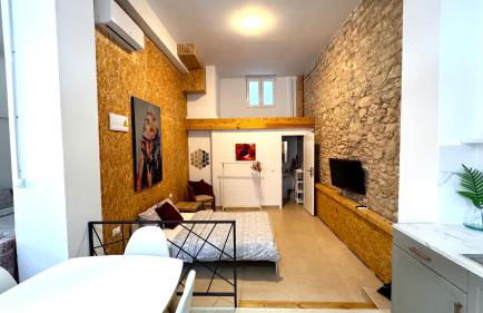 Soho Boho Apartments - with sunny rooftop terrace and fiber optic internet - Photo 4