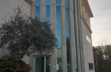 GOLD HOUSE - Photo 1