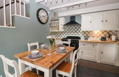 1 Woods Garth - Photo 9