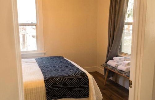 Yosemite Cottage Retreat- Half Block to Downtown - Foto 16