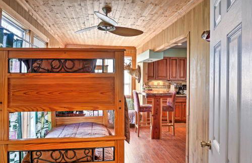 Paradise Cove Cabin with Boathouse and Dock - Foto 13