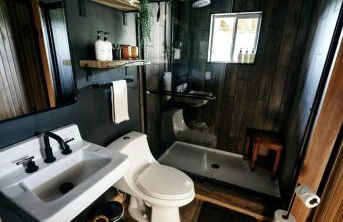 Magical Tennessee Tiny House with a Rooftop Deck - Foto 12