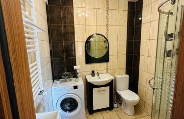 Pod skrzydłami - Foto 14