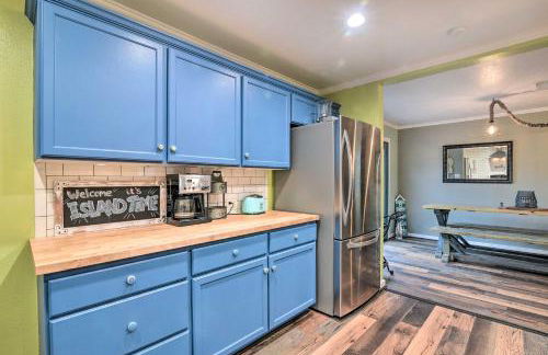 Galveston Group Getaway with Private Yard and Fire Pit - Foto 9