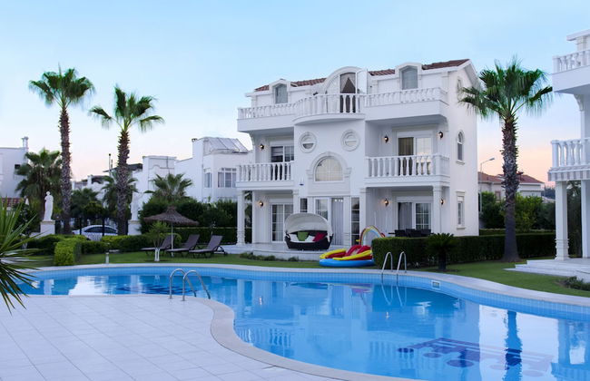 Helios Villa - Photo 1