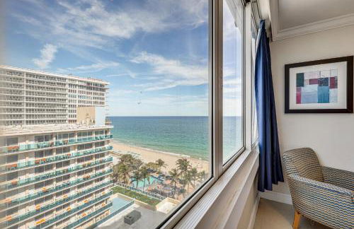 Steps to Sand! 10th-Floor Ocean Manor Unit with Pool - Foto 2