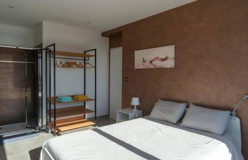 Maison contemporaine piscine avec vue panoramique - Foto 9