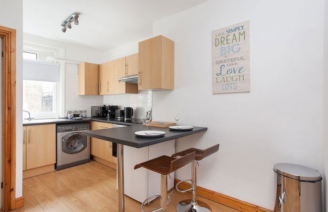 Basic Apartment for Two Amazing Location - Foto 7