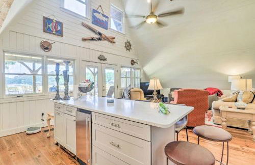 Lake Martin Cabin with Luxury Dock and Kayaks! - Foto 11