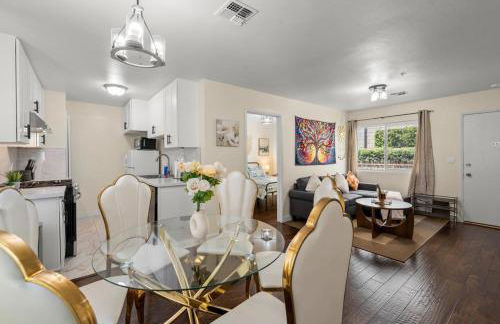 Cozy&Stylish DT Alhambra Living walk to Starbucks - Foto 5