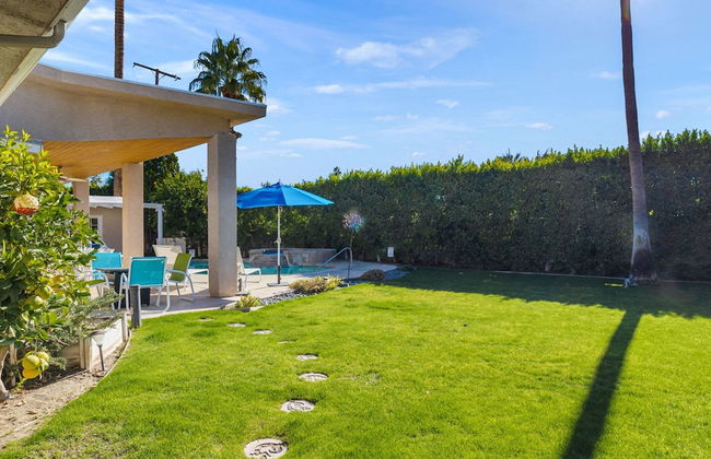 The Palms- Pool Jacuzzi and Pet Friendly - Photo 11