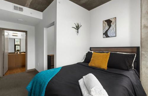 Prime 2BR Stay Five Points and Nightlife 7th - Photo 14