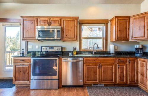 Sunny Mountain Cabin for a Group Getaway in West Glacier, Montana - Foto 10