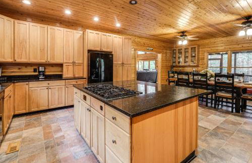 Idyllic Mtn Retreat with Hot Tub Near Shenandoah NP! - Foto 8