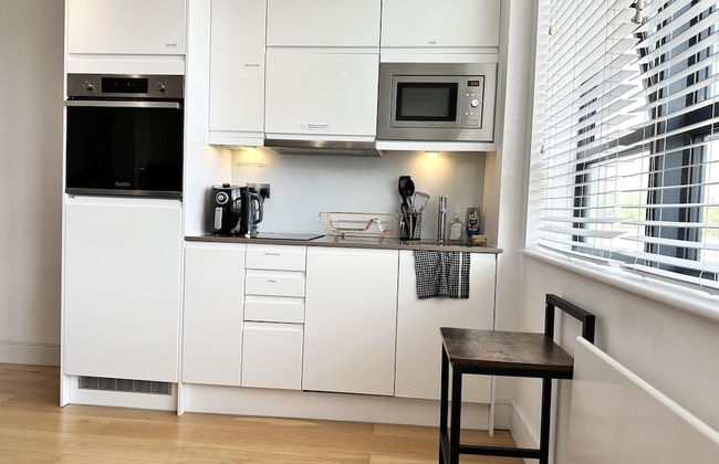 Condo Apartment With Workspace - Foto 14