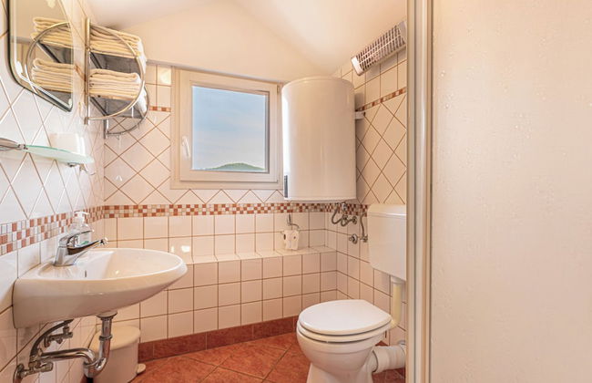 Lukec Estate - Photo 14