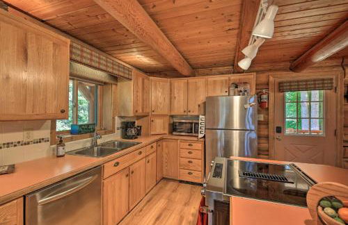 Large Cabin with Fire Pit and Grill on 34 Acres! - Foto 13