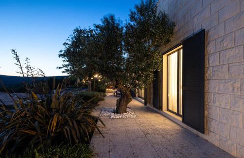 Villa True Oasis with Heated Pool - Photo 32