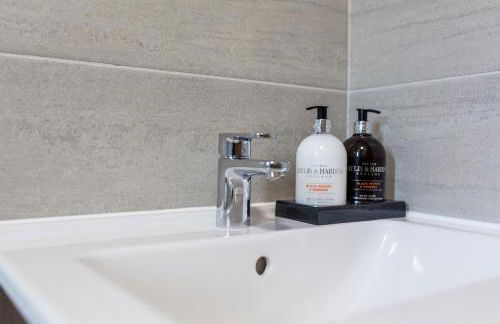 Comfortable 5-Bedroom House in Cheltenham - Foto 31