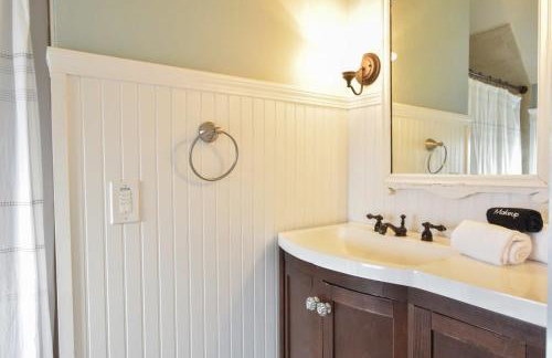 Gorgeous Traditional Home Modern Amenities Downtown Harwichport - Foto 29
