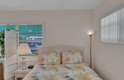 Bahama Beach Club Pompano - Fort Lauderdale - Charming and Cozy Studios & Apartments close to Beach with heated Pool - Photo 27