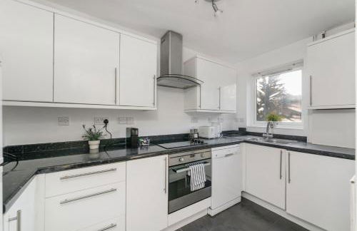 2BR Waterside Flat Parking WiFi Garden & DLR Nearby - Foto 17