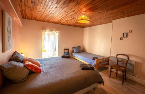 Charmante Maison dans les Gorges de la Sioule - Foto 13