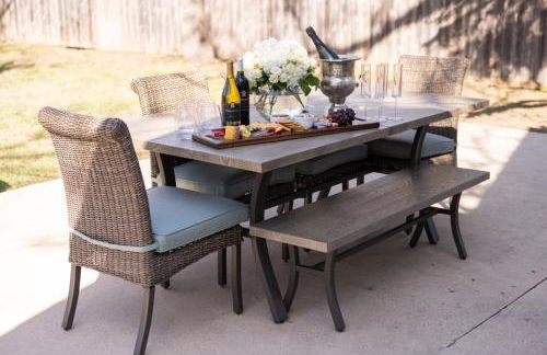 Whimsical Bluebird Cottage Hot Tub Patio Pet Friendly Central Location - Foto 40