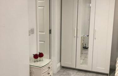 Hendon Basement Studio - Photo 8