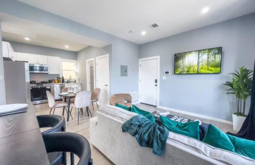 Stylish Secret, 1 FREE Parking, Sleeps 8, Walk to train and Red Bull Arena, 20 Percent OFF - Foto 3