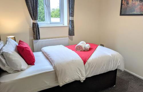 Tempting Telford 4 bed house - Photo 24