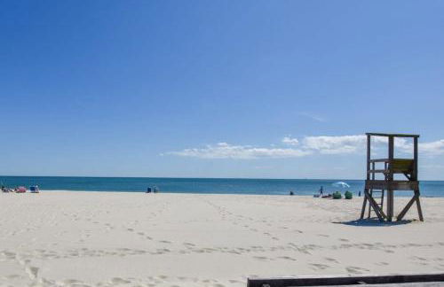 Designed for vacation Easy 0 3 mi walk to Grey Neck Beach - Photo 31