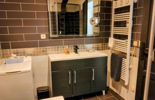 kerwatt - Grande et belle maison de ville avec jardin, proche centre et mer - Photo 30