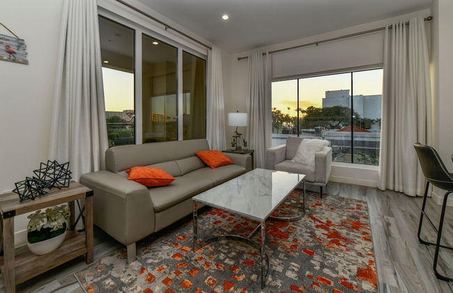 Luxury 2-bedroom Condo Right on the Strip in Palm Beach - Foto 11