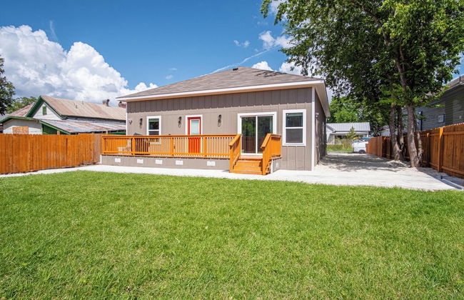 Seize the Moment! 4br/3ba Gem w/ Downtown Views! - Foto 25