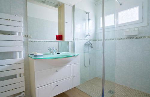 Maison familiale avec jacuzzi, quartier calme - Photo 3