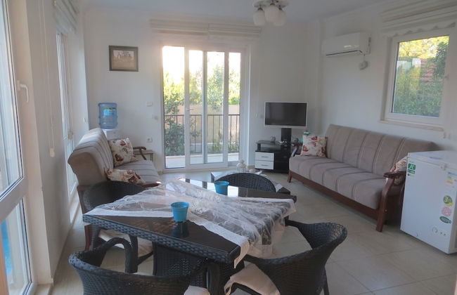 Villasevval-sleeps8-pool-bbq-ac-neartown - Photo 12