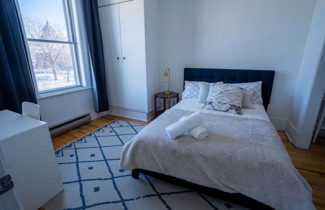 Stunning 2 Bedroom Apt! 3mins Walk From CDN Metro - Foto 7