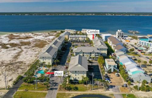 Navarre Beach Landing - Beach Gear Included - Walk to Beach - Sunset Views - Foto 12