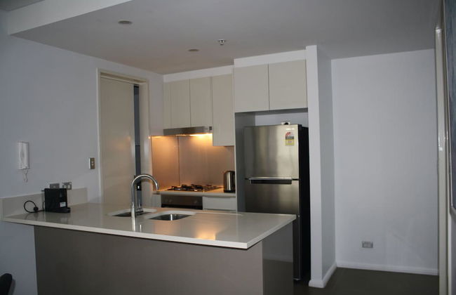 Wyndel Apartments - Miller Street - Photo 4