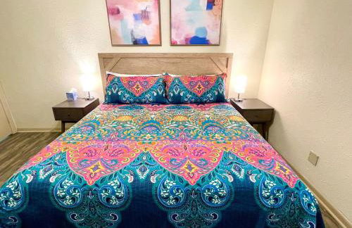 Cheerful Watercolors in 2BR Cottage - Foto 6