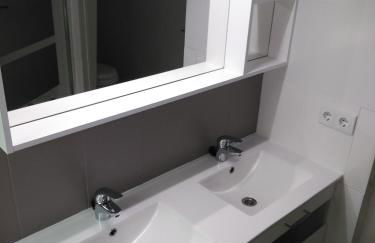 Ático centrico, 50m de la playa, vista al mar y al Peñon, gran terraza, parking, wifi fibra - Photo 27